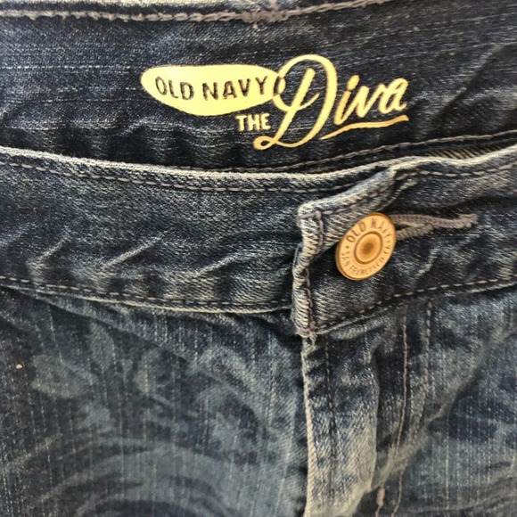 Old Navy Shorts.  Destress look.  Size 8. - Picture 3 of 3